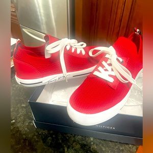 Tommy Hilfiger Gessie Sneaker, Red size 9